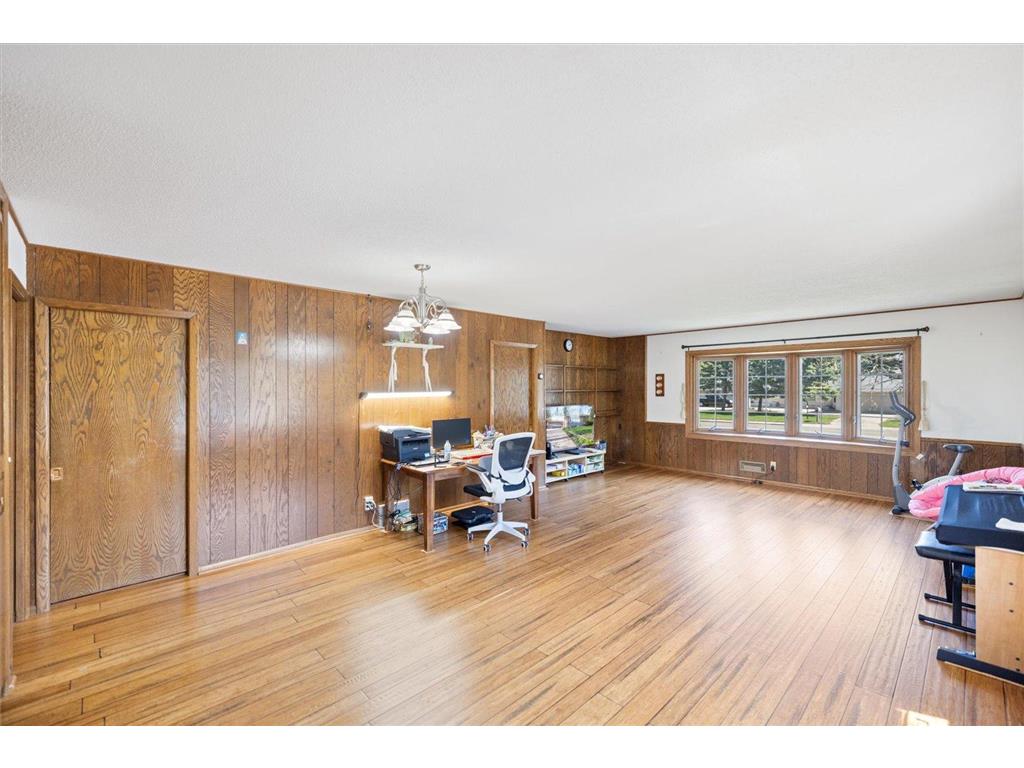 1436 E Old Shakopee Road Bloomington MN 55425 7056330 image12