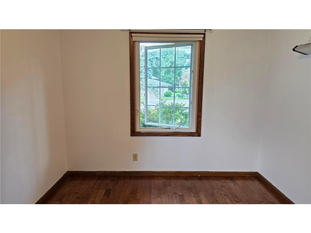 1436 E Old Shakopee Road Bloomington MN 55425 7056330 image18