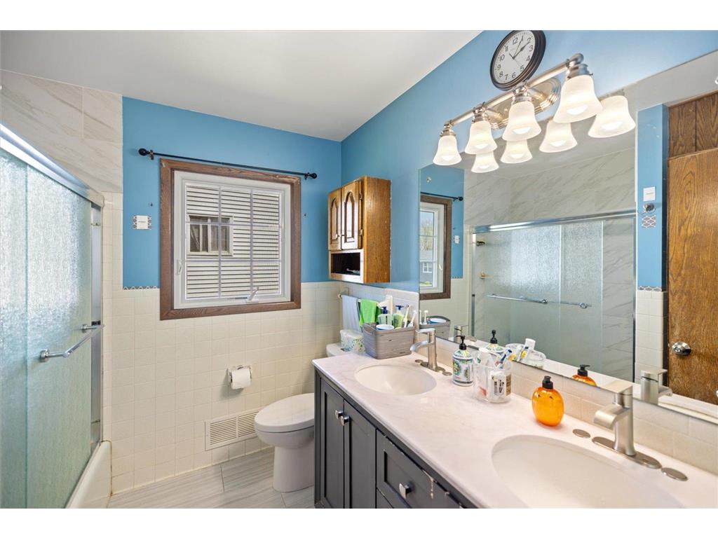 1436 E Old Shakopee Road Bloomington MN 55425 7056330 image19