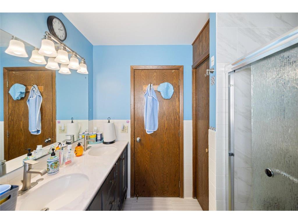 1436 E Old Shakopee Road Bloomington MN 55425 7056330 image20
