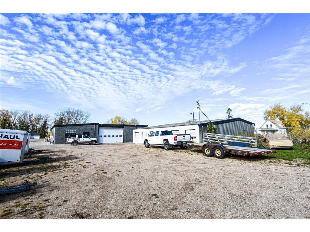 1436 Main Avenue N Thief River Falls MN 56701 6693440 image27