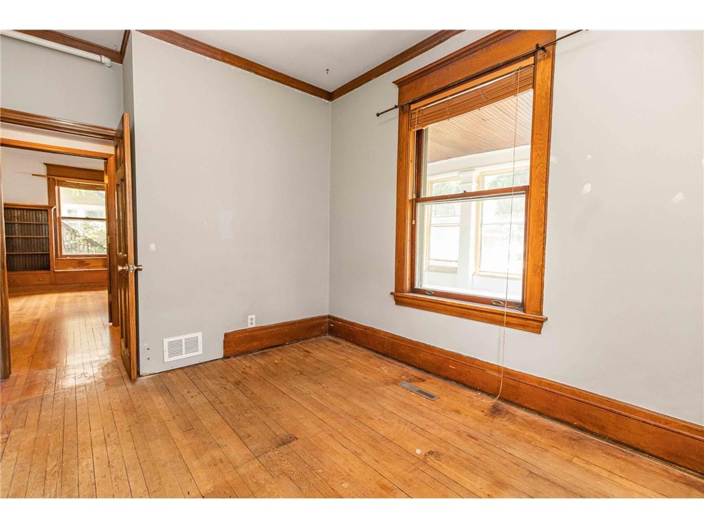 1437 Englewood Avenue Saint Paul MN 55104 7017287 image16