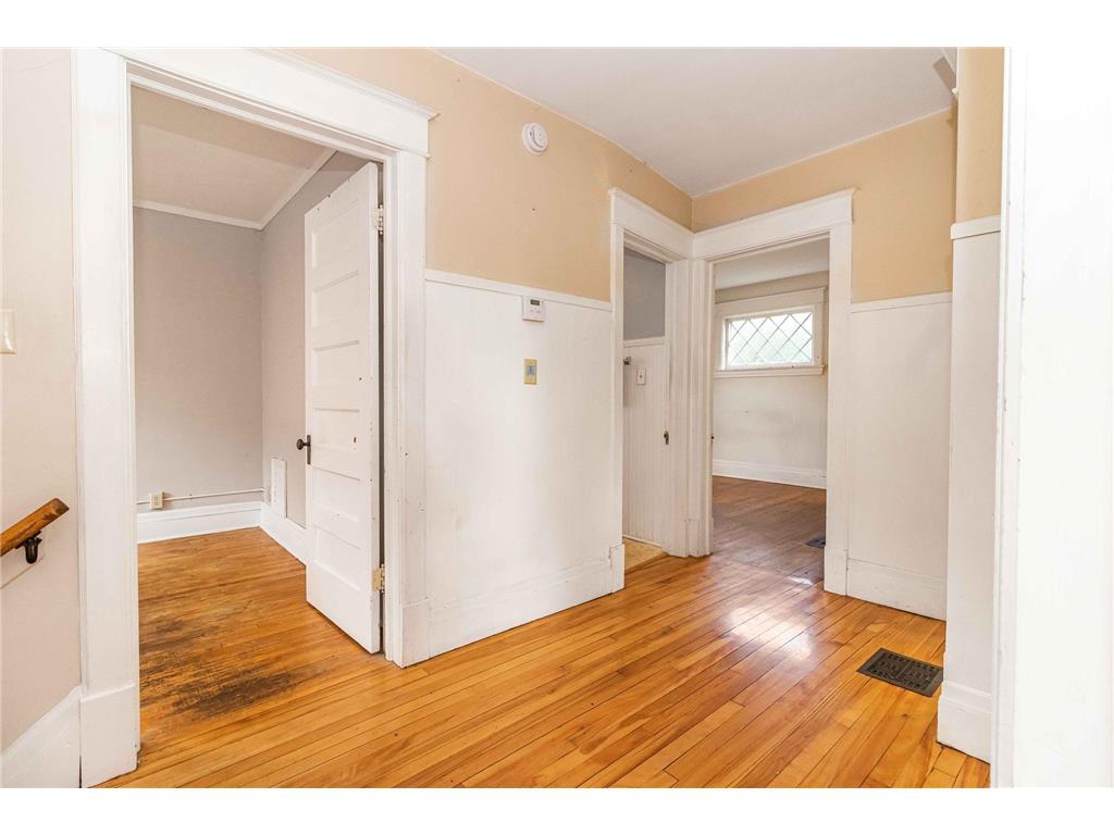 1437 Englewood Avenue Saint Paul MN 55104 7017287 image18