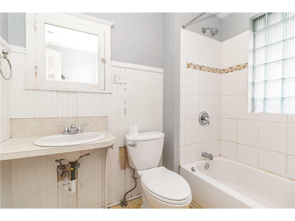 1437 Englewood Avenue Saint Paul MN 55104 7017287 image26