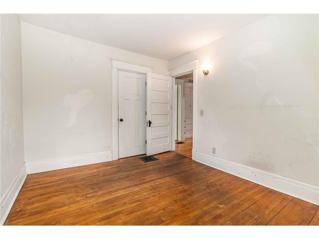 1437 Englewood Avenue Saint Paul MN 55104 7017287 image27