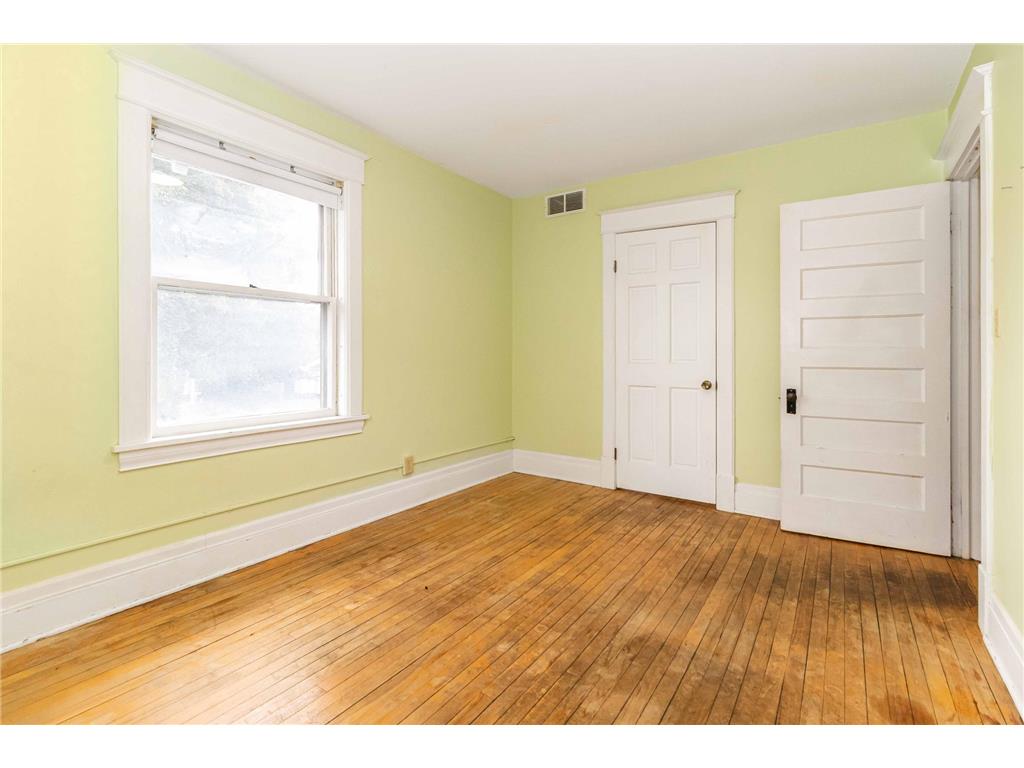1437 Englewood Avenue Saint Paul MN 55104 7065663 image23