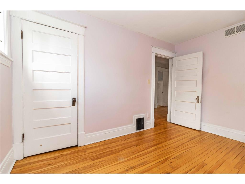 1437 Englewood Avenue Saint Paul MN 55104 7065663 image25