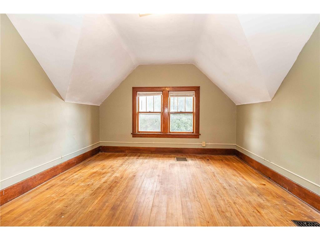 1437 Englewood Avenue Saint Paul MN 55104 7065663 image31