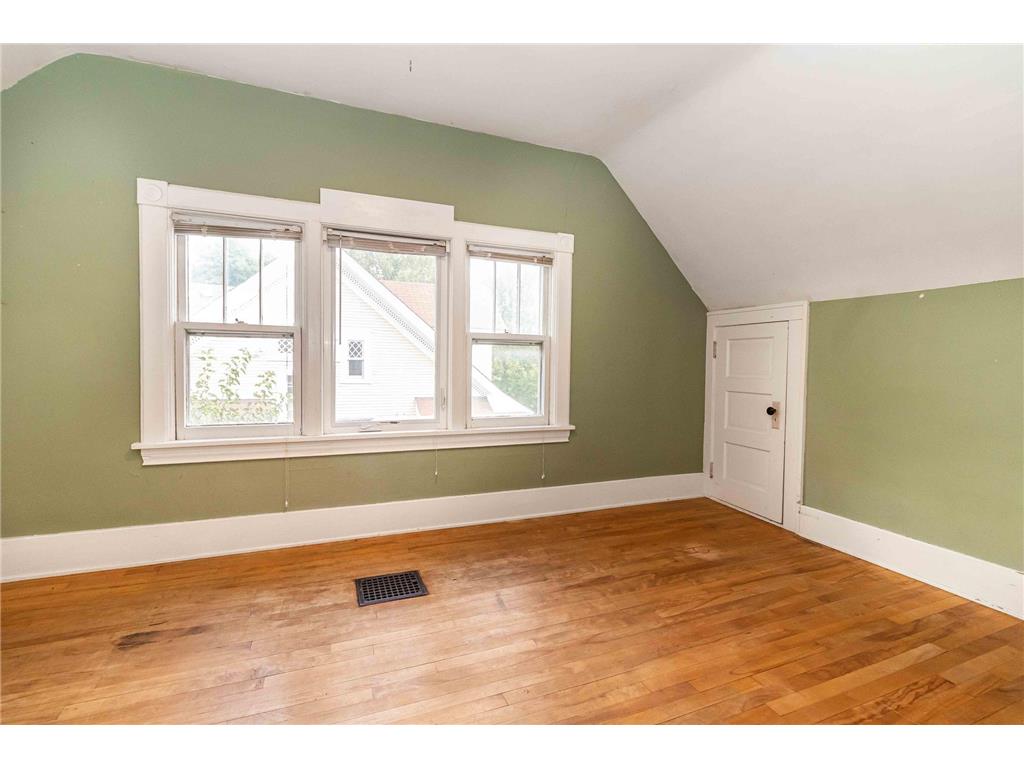 1437 Englewood Avenue Saint Paul MN 55104 7065663 image33