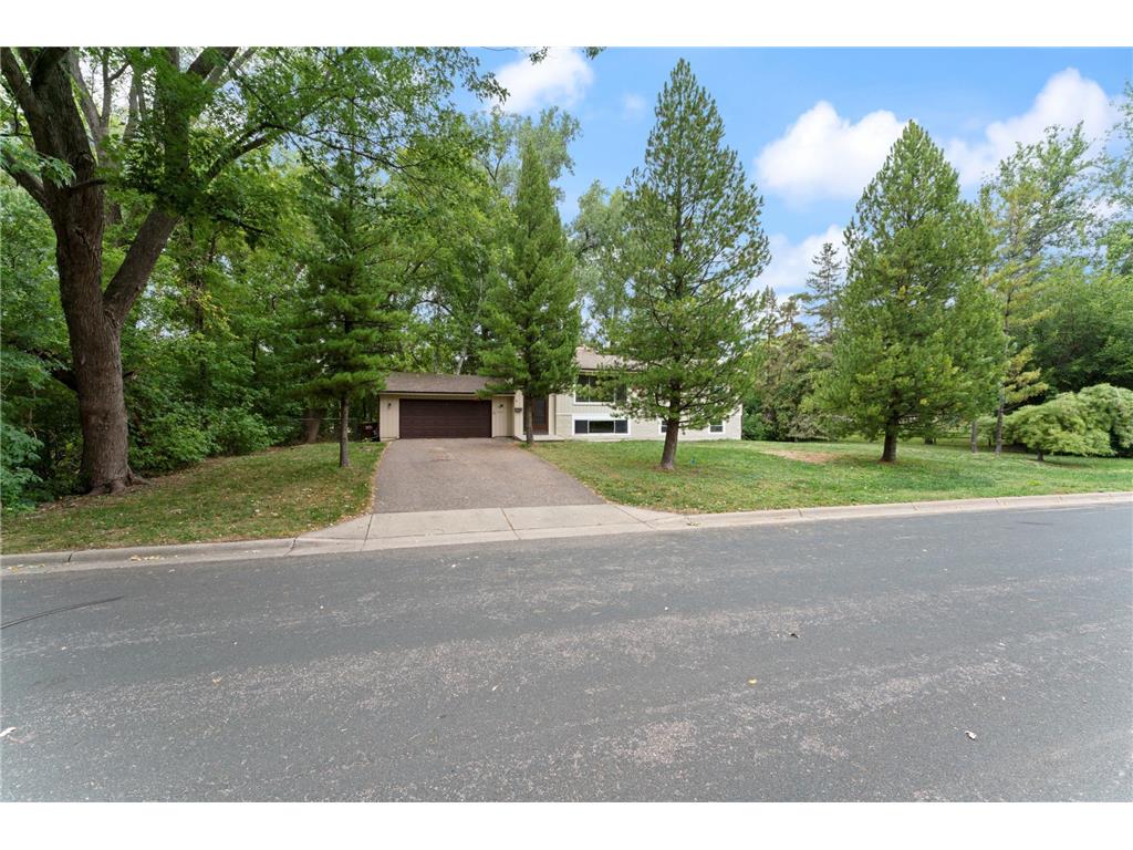 1437 Wisconsin Avenue N Golden Valley MN 55427 6745000 image1