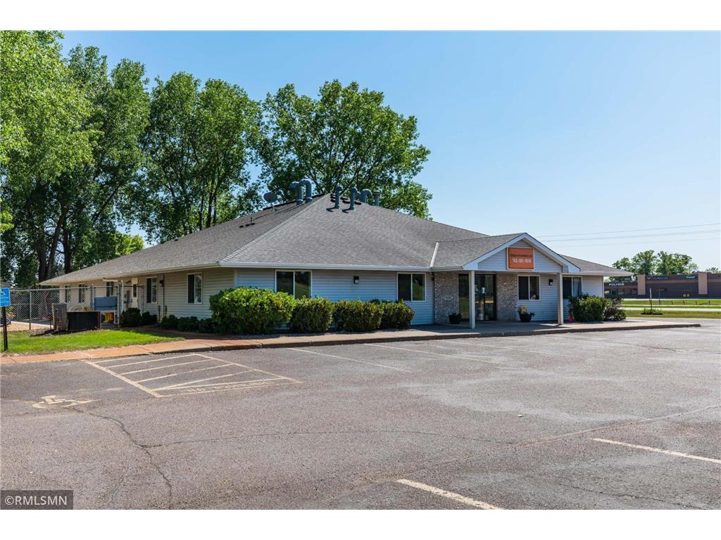 1438 215th Avenue NE East Bethel MN 55011 6698105 image1