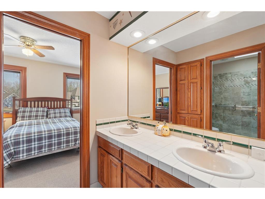 1438 Kings Wood Road Eagan MN 55122 6804327 image23