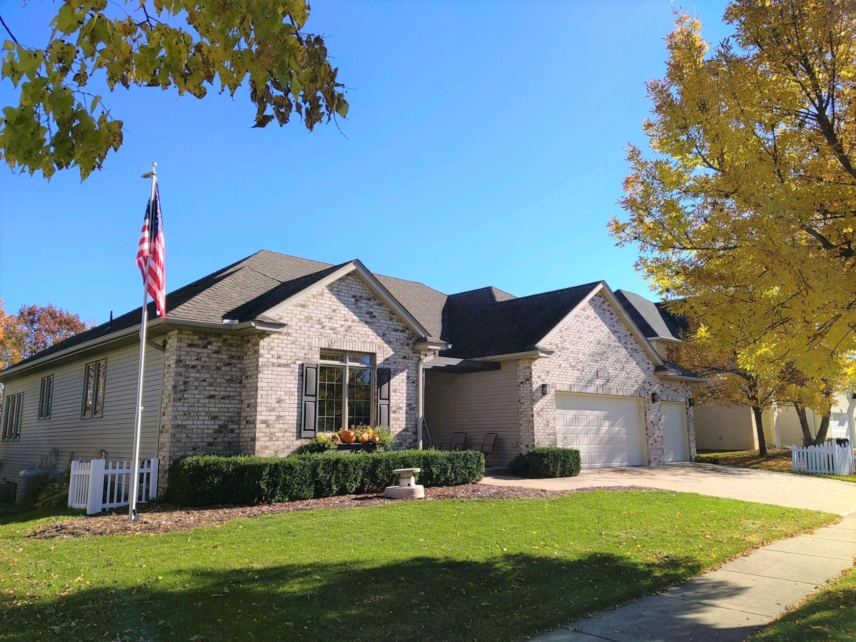 1438 Riverbluff Drive Hastings MN 55033 - Mississippi 6095400 image1