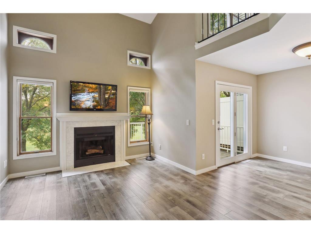 14391 Bedford Drive #4 Eden Prairie MN 55346 6441325 image1