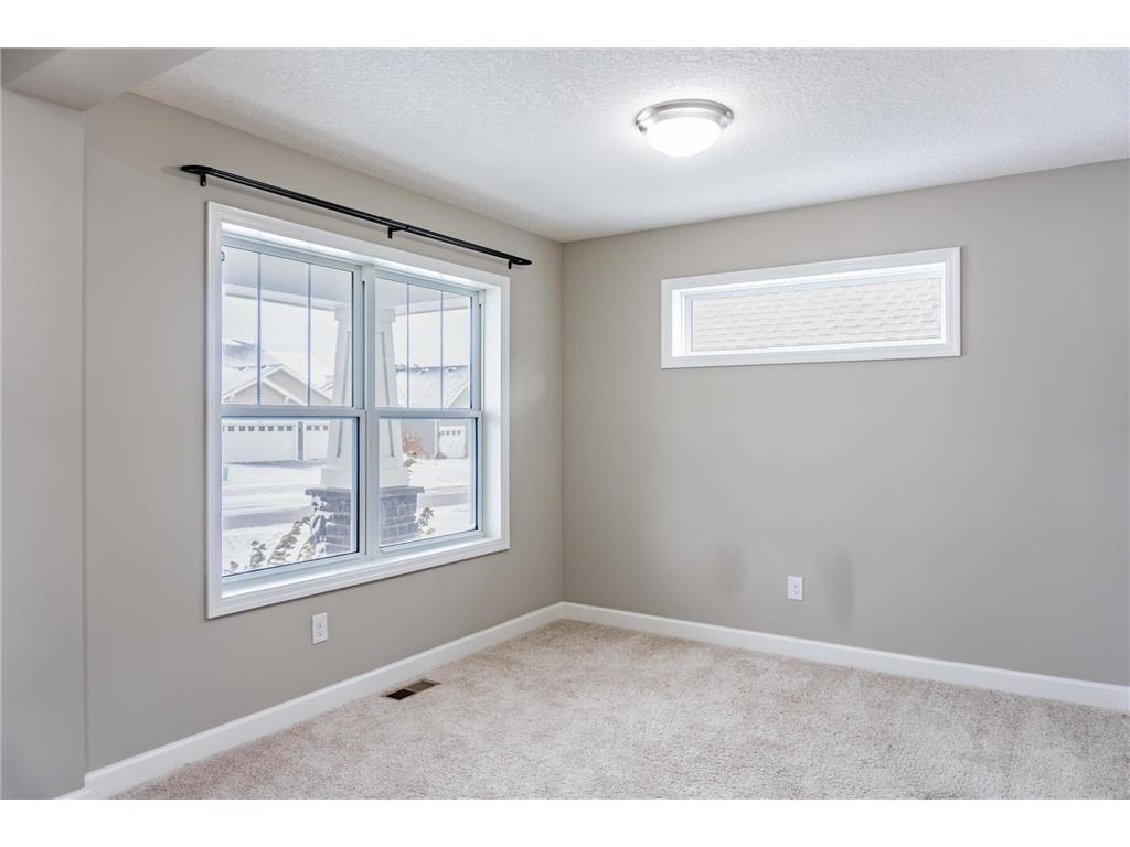 143X Nutmeg Circle Carver MN 55315 6825379 image19