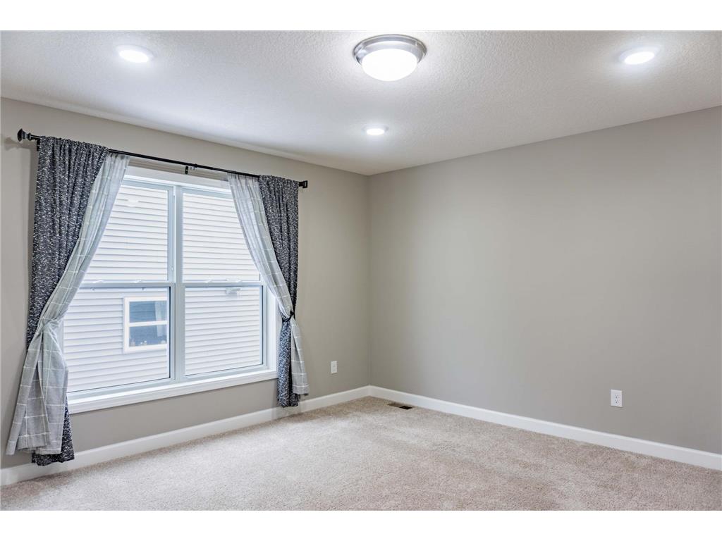 143X Nutmeg Circle Carver MN 55315 6825379 image22