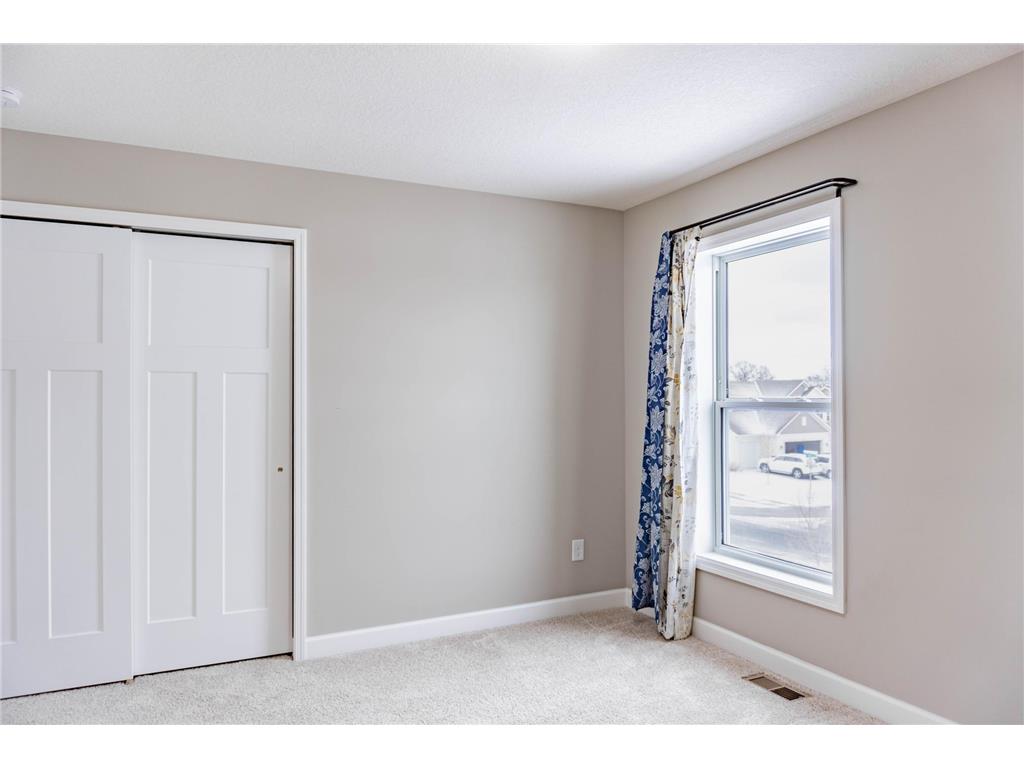 143X Nutmeg Circle Carver MN 55315 6825379 image34