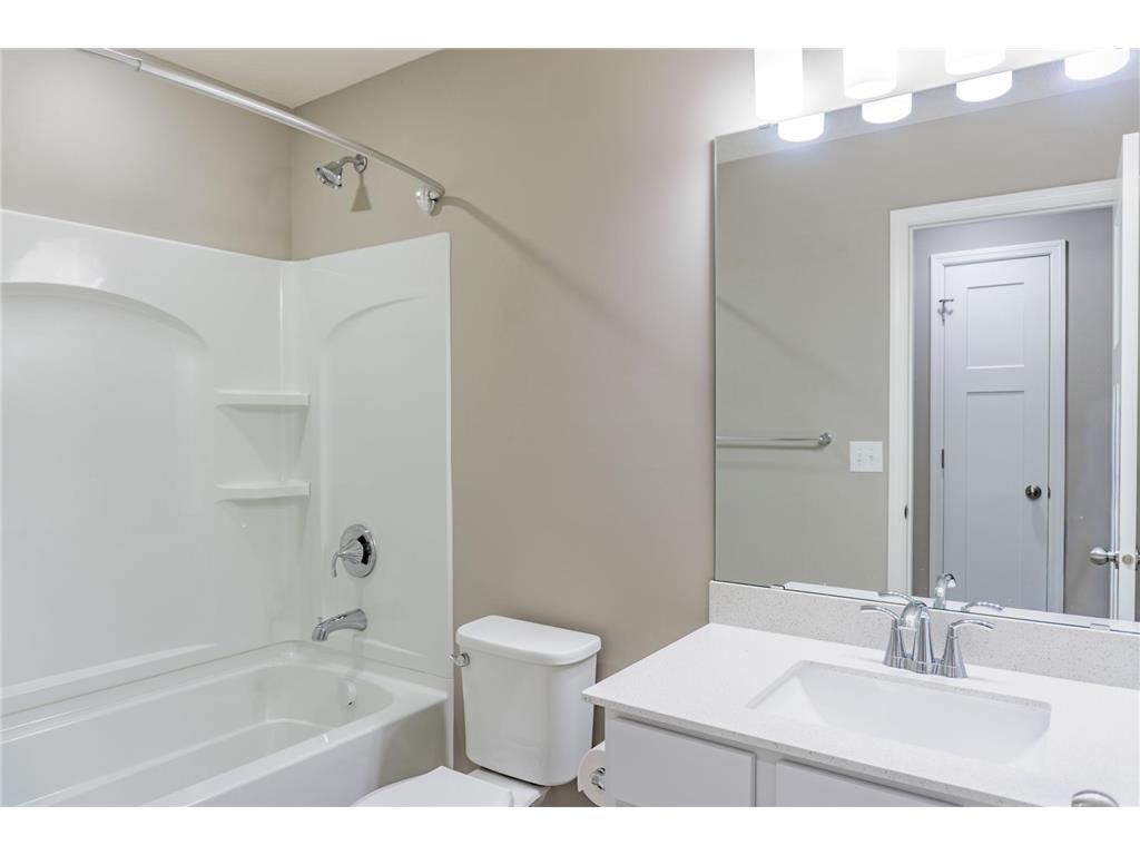 143X Nutmeg Circle Carver MN 55315 6825379 image35