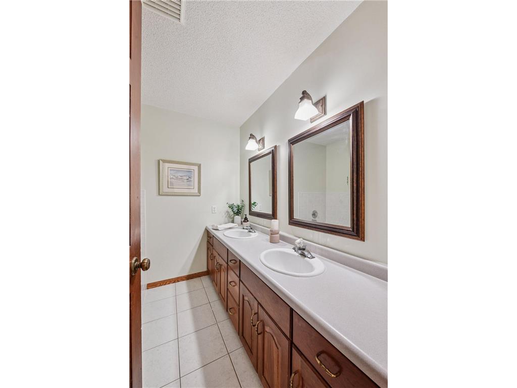 144 Stacy Circle Waconia MN 55387 7005564 image38