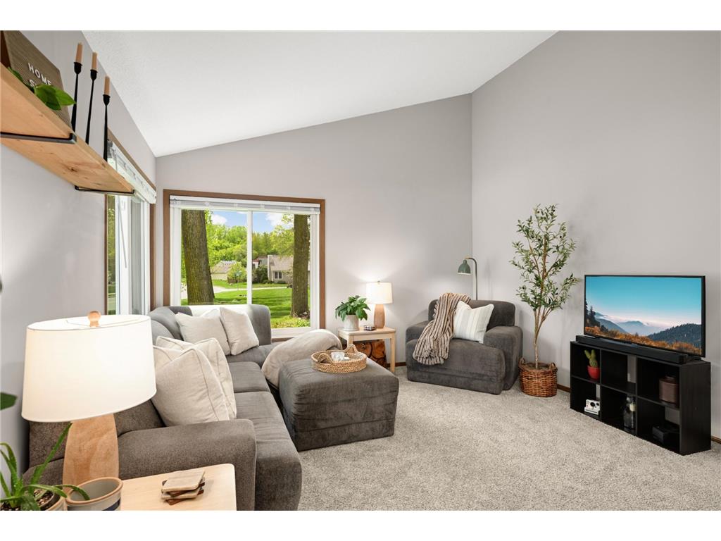 1440 Granada Avenue N Oakdale MN 55128 7072218 image3
