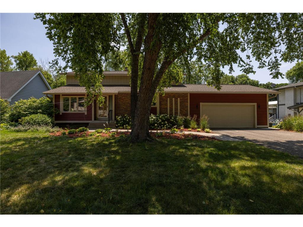 1440 N Innsbruck Drive Fridley MN 55432 6399000 image1