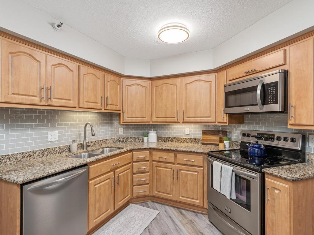 14401 Atrium Way #136 Minnetonka MN 55345 7069766 image10