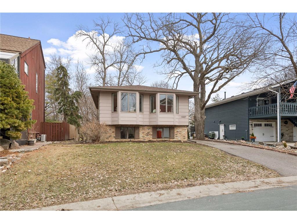 14407 Watersedge Trail NE Prior Lake MN 55372 - Lower Prior 7042573 image1