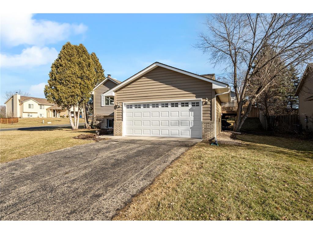 1442 Blackhawk Lake Drive, Eagan, MN, 55122 MLS 6485037 Edina Realty