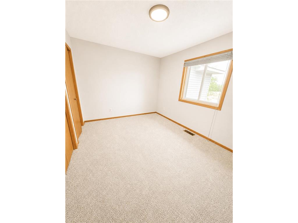 1442 Cleveland Street Anoka MN 55303 7079048 image15