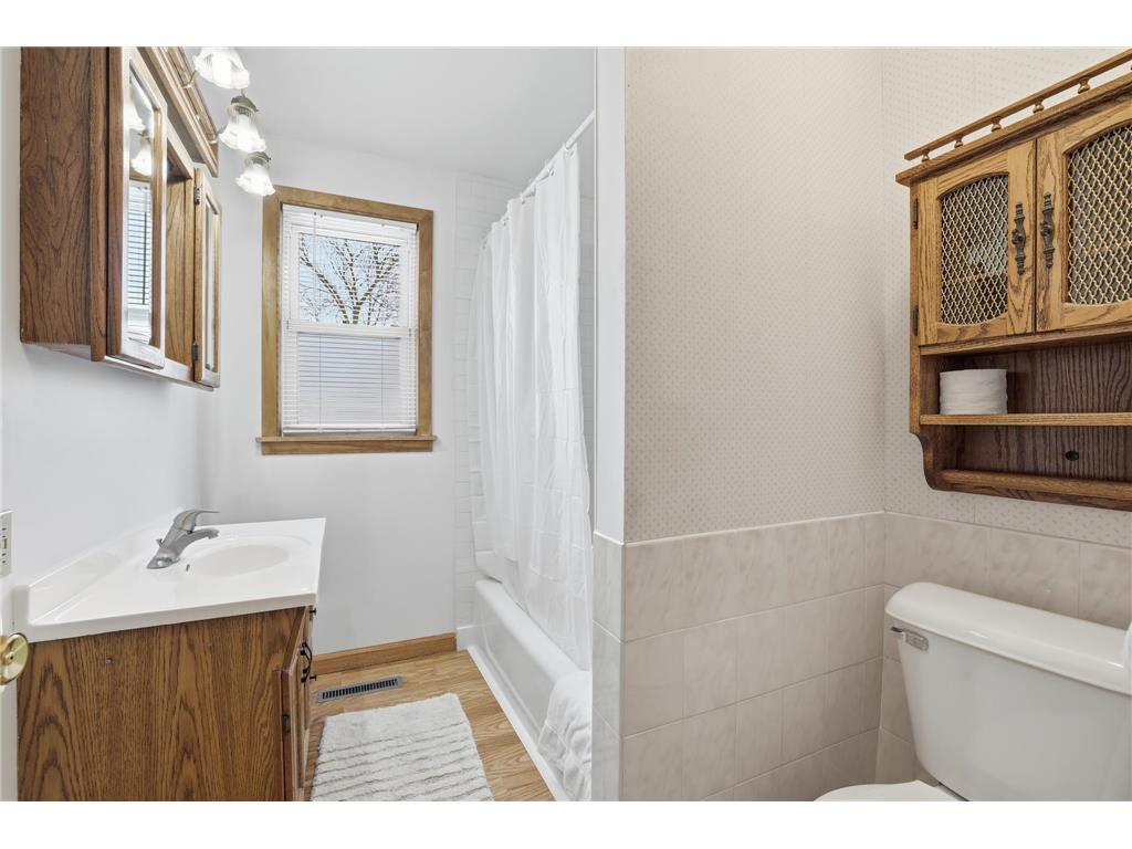 1443 Hazelwood Street Saint Paul MN 55106 7047053 image14