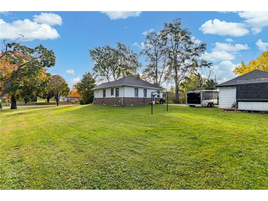 1443 Hazelwood Street Saint Paul MN 55106 7047053 image2