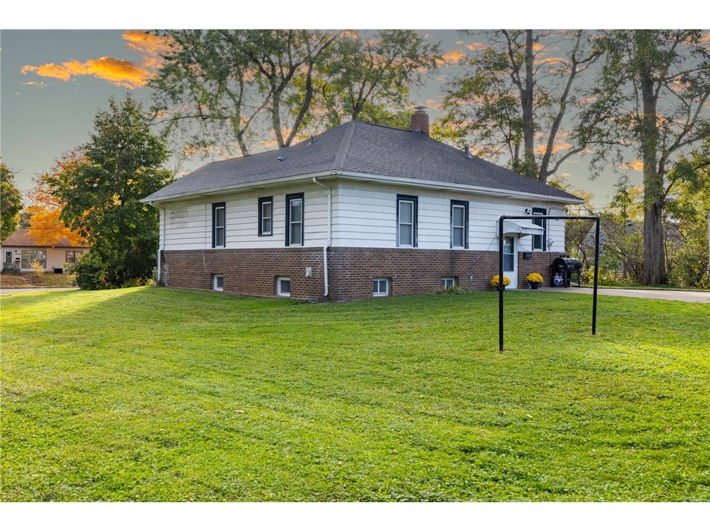 1443 Hazelwood Street Saint Paul MN 55106 7047053 image24