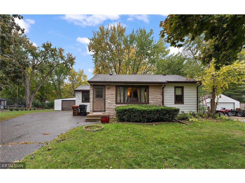 1444 County Road B E Maplewood MN 55109 6429172 image1