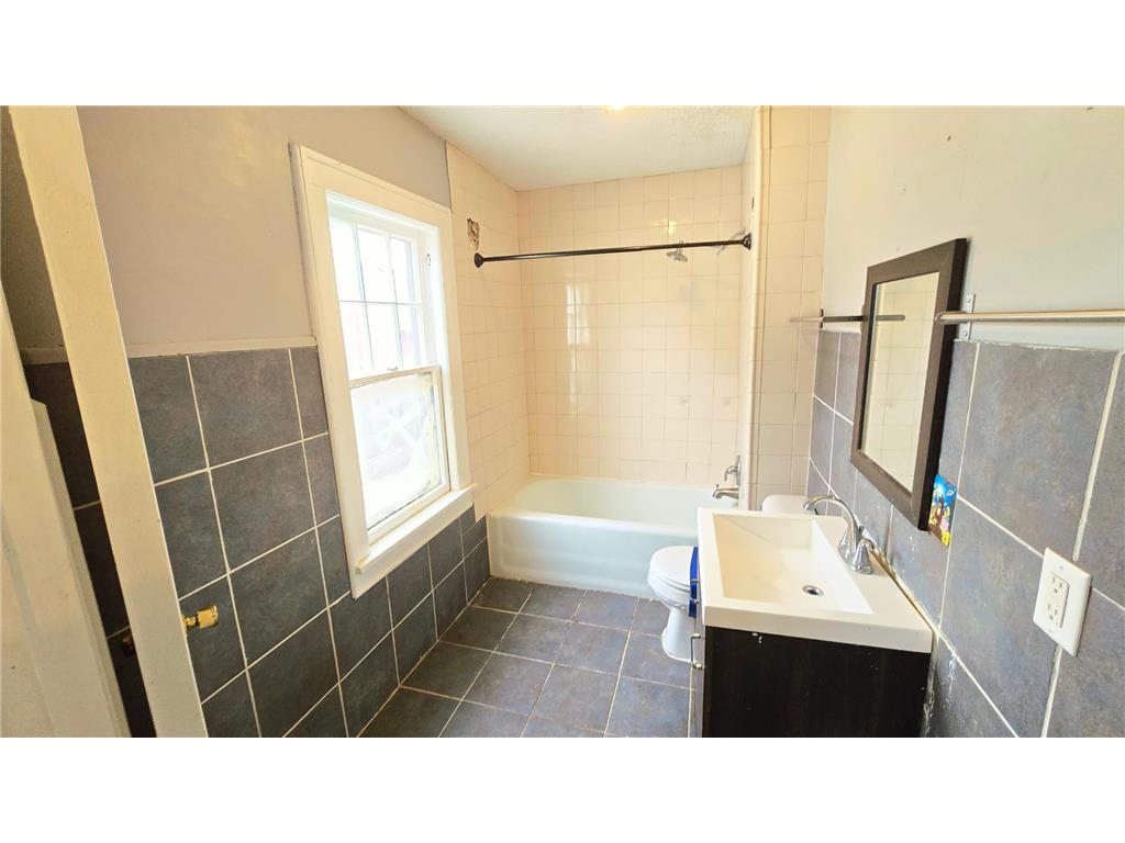 1444 Edgerton Street Saint Paul MN 55130 7042914 image15