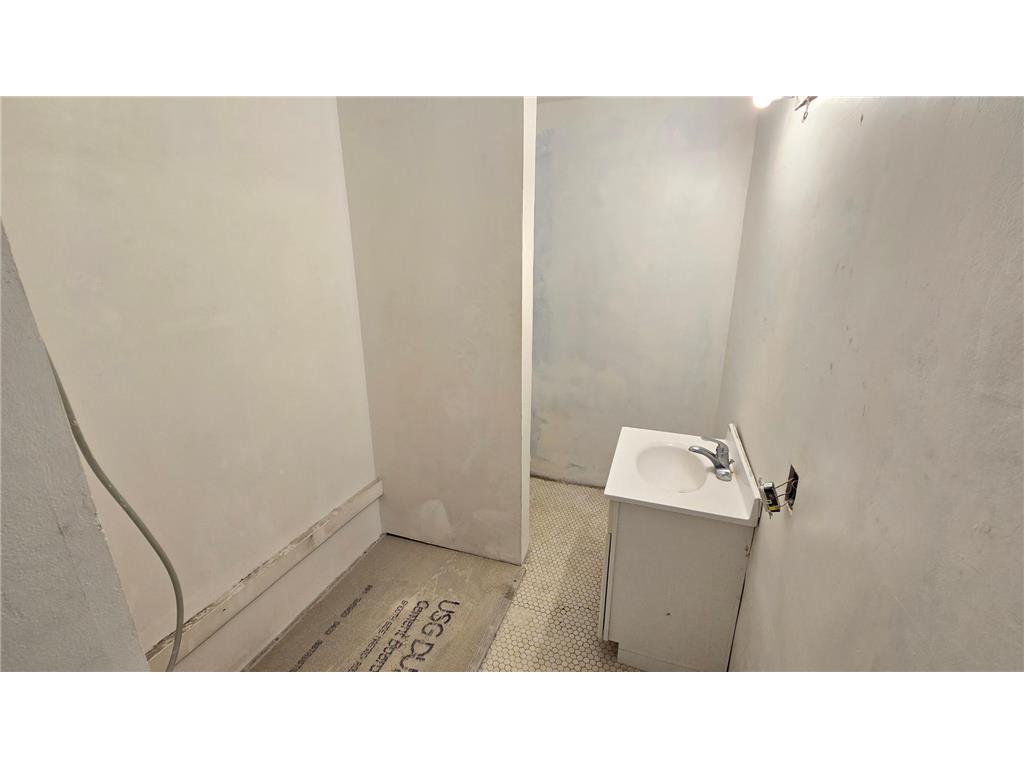 1444 Edgerton Street Saint Paul MN 55130 7042914 image24