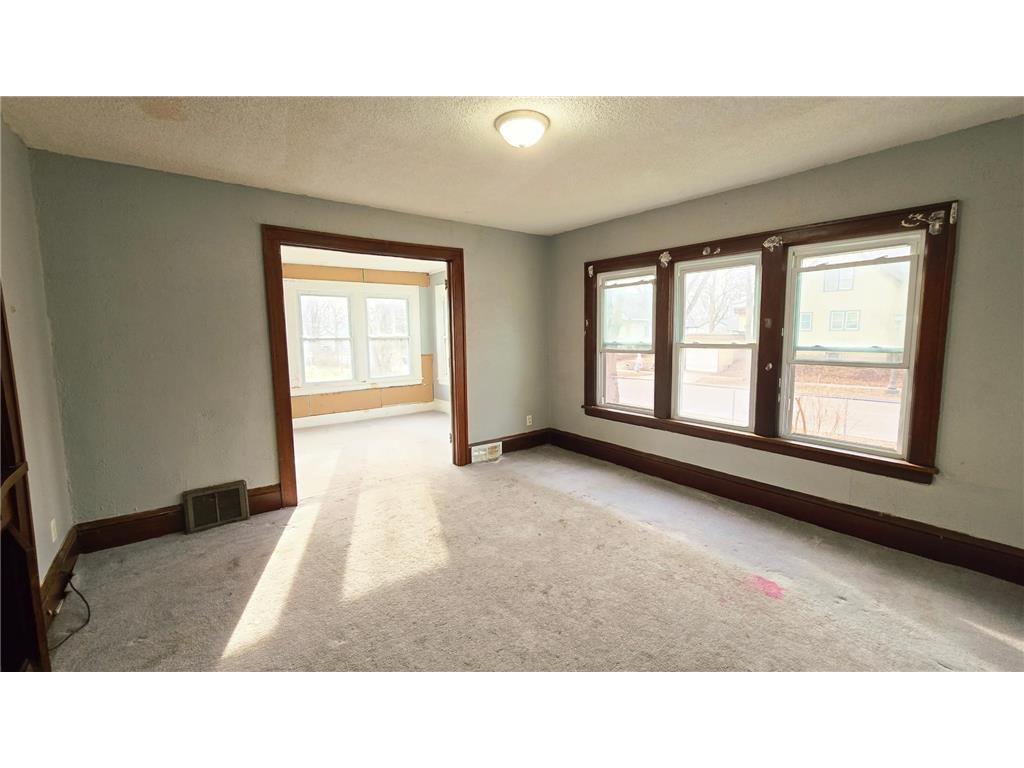 1444 Edgerton Street Saint Paul MN 55130 7042914 image4