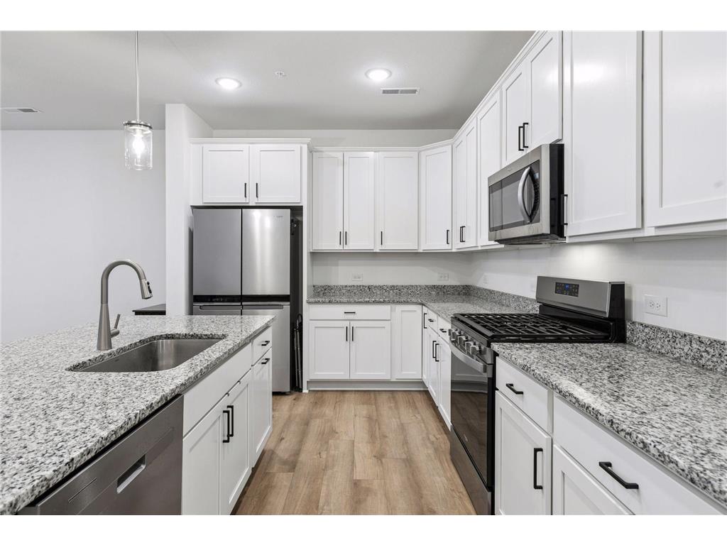 14440 Twin Lakes Circle Burnsville MN 55306 7037319 image22