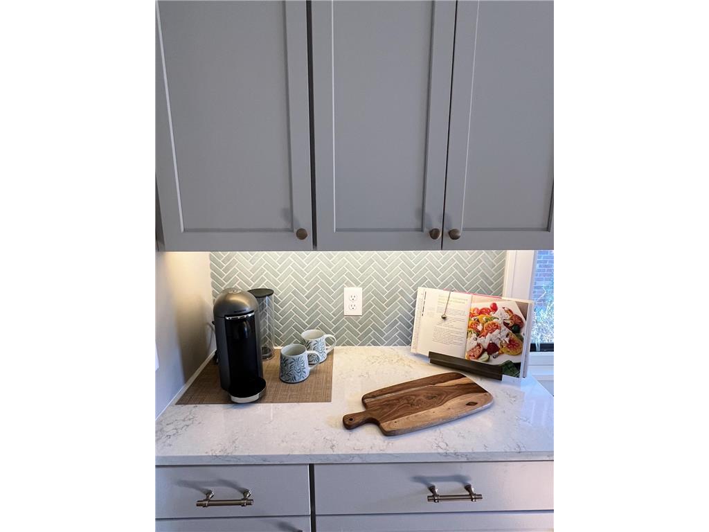 1446 Goodrich Avenue Saint Paul MN 55105 6816415 image9