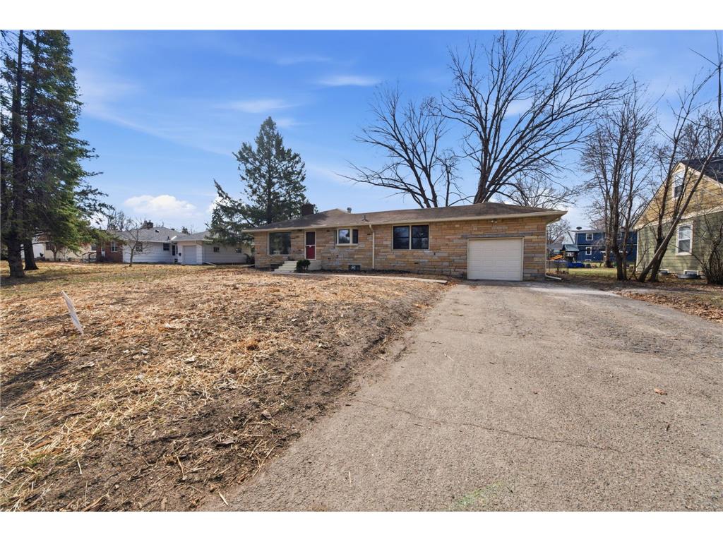 1446 Shryer Avenue W Roseville MN 55113 7047570 image1
