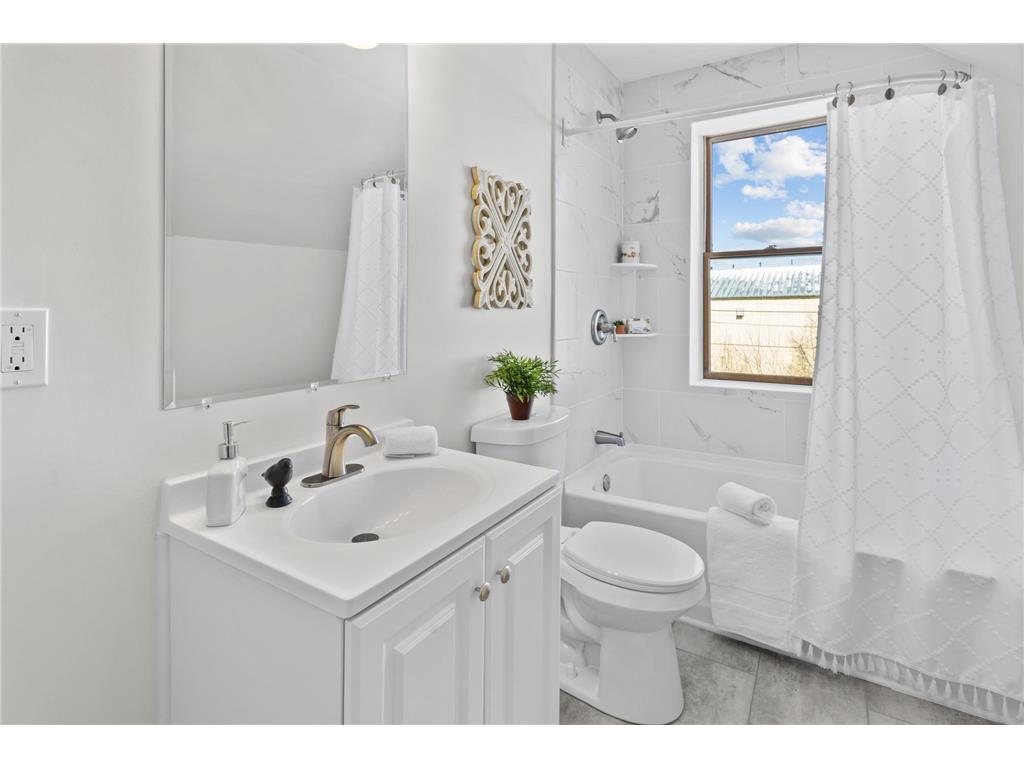 1447 Hague Avenue Saint Paul MN 55104 7034174 image12