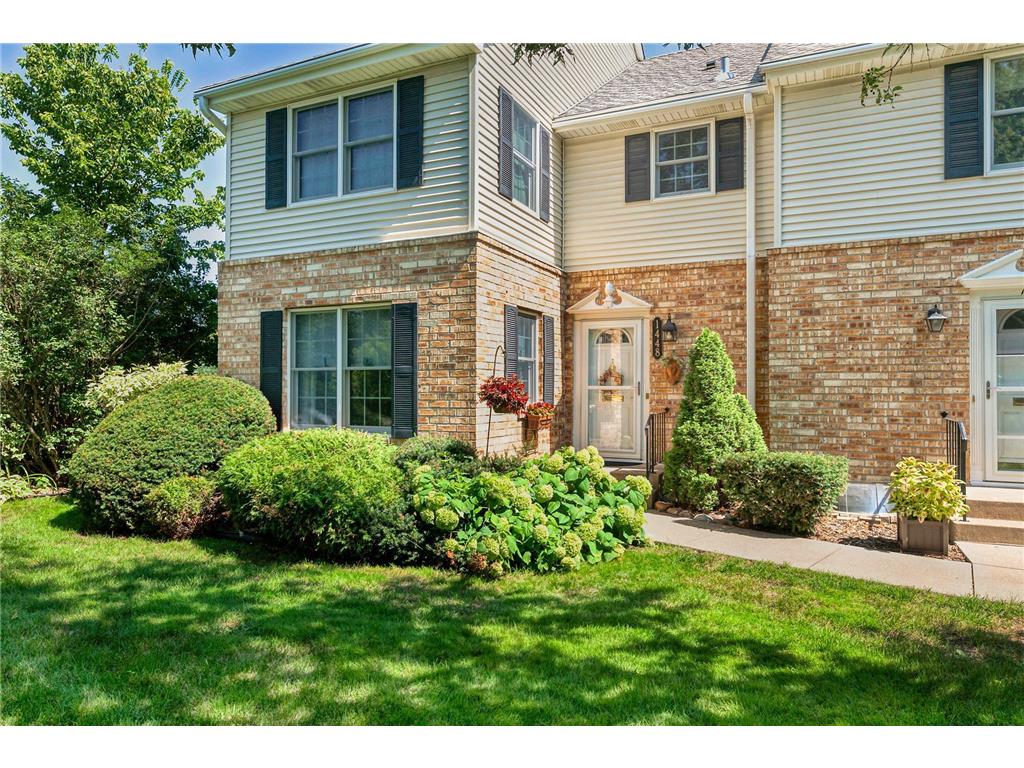 1448 Mississippi River Boulevard S, Saint Paul, MN, 55116 MLS