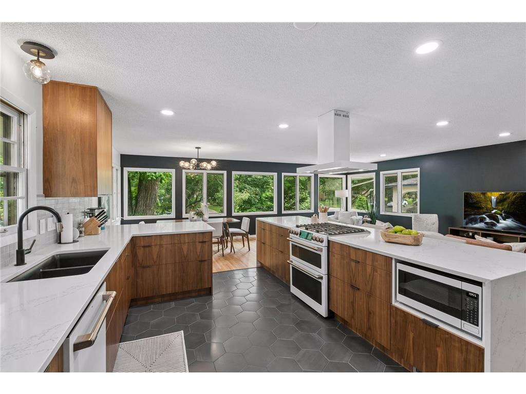 145 Rustic Lodge W Minneapolis MN 55419 7063843 image11