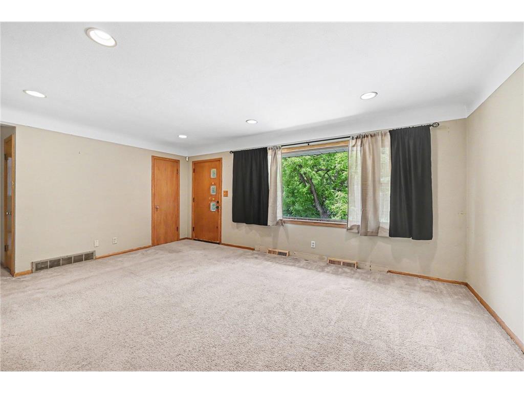 1450 Fremont Avenue Saint Paul MN 55106 7087972 image3