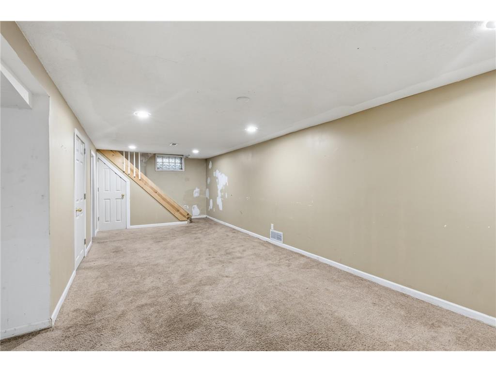 1450 Sandhurst Avenue E Maplewood MN 55109 7087415 image12