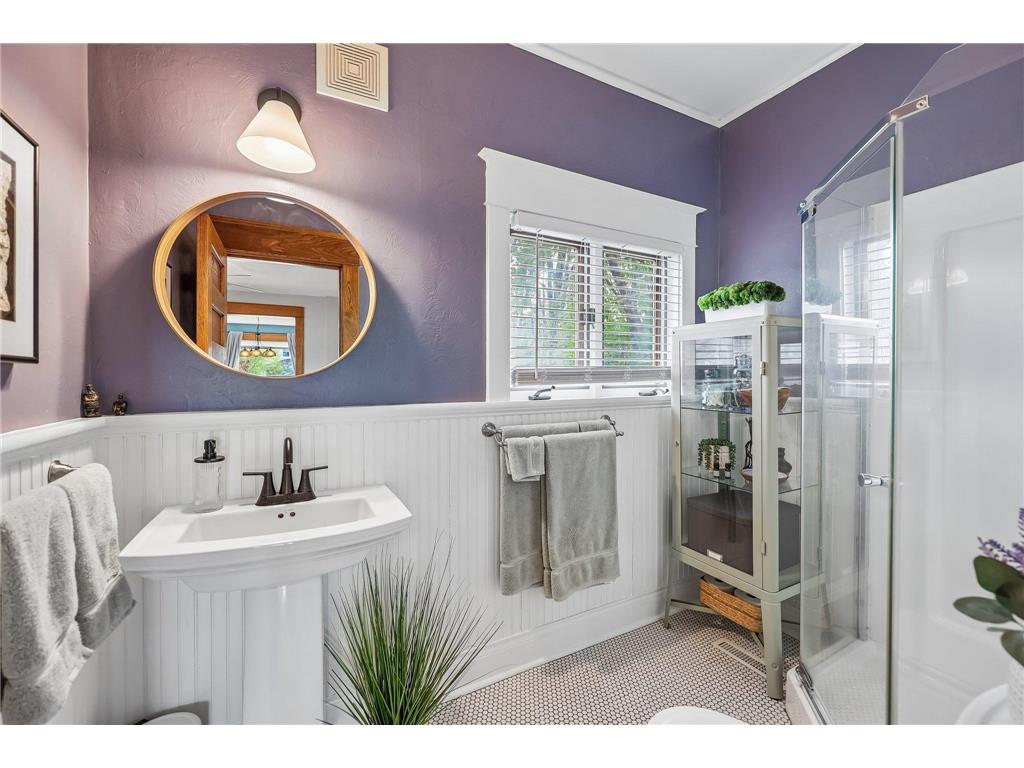1451 Charles Avenue Saint Paul MN 55104 7042502 image12