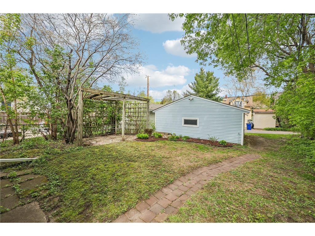 1451 Charles Avenue Saint Paul MN 55104 7042502 image32