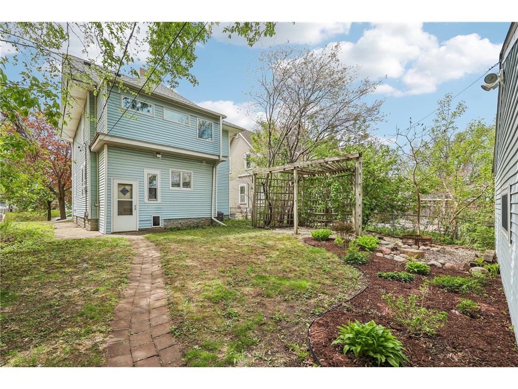 1451 Charles Avenue Saint Paul MN 55104 7042502 image34