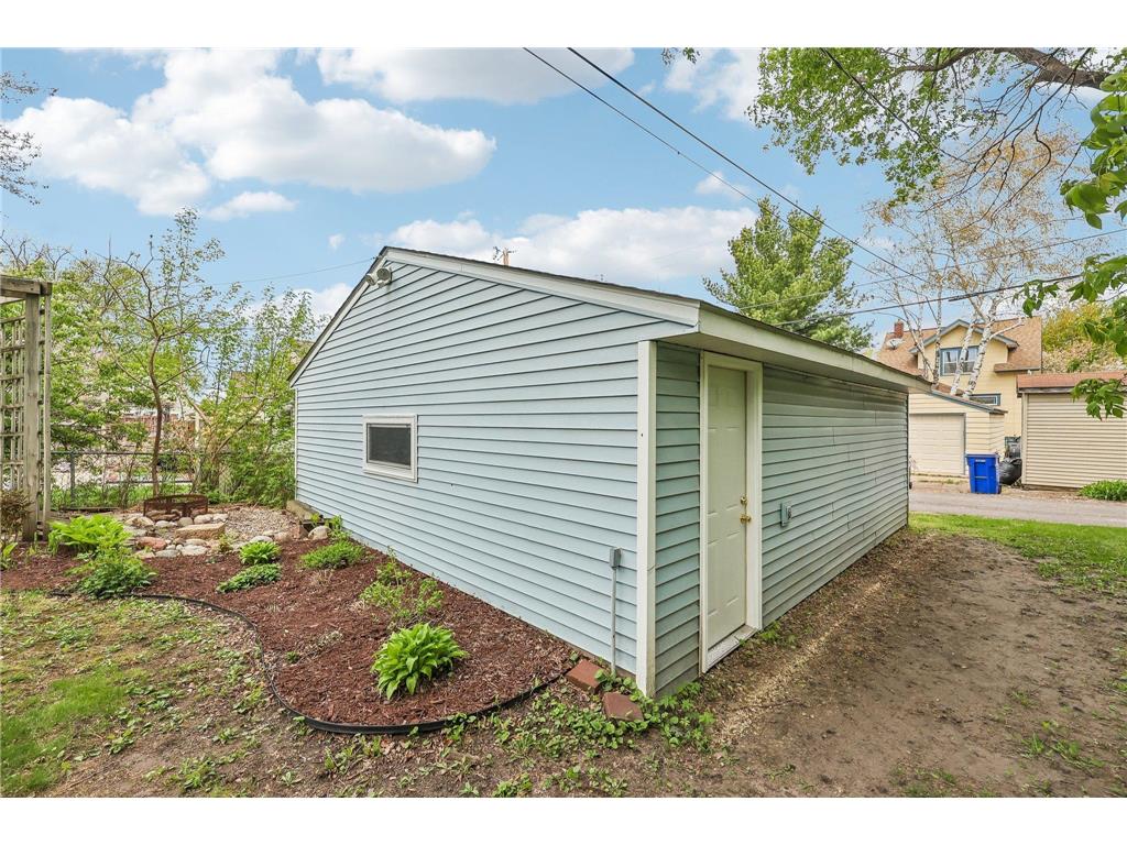 1451 Charles Avenue Saint Paul MN 55104 7042502 image35