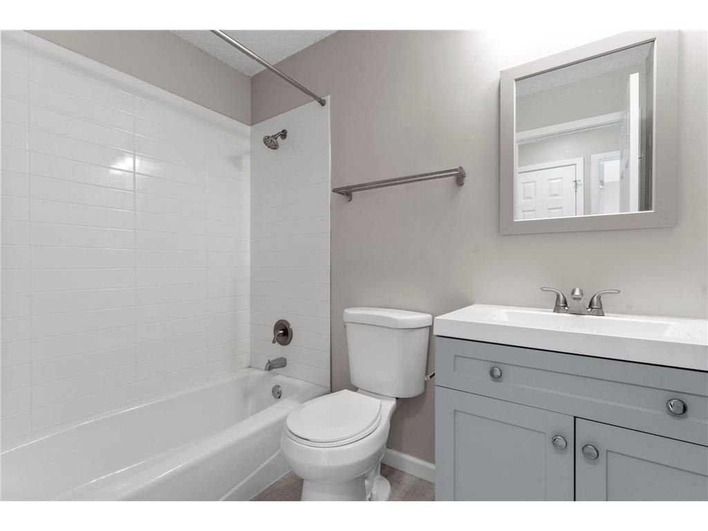 14510 Wellington Road Minnetonka MN 55391 7042820 image22