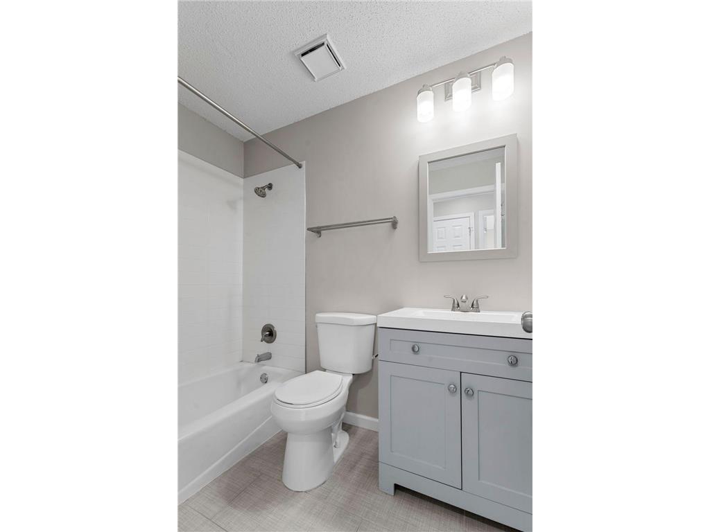 14510 Wellington Road Minnetonka MN 55391 7042820 image23